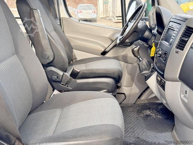 Furgon z żurawiem samochodowym MERCEDES-BENZ Sprinter  519 CDI * 4x4 * TOP