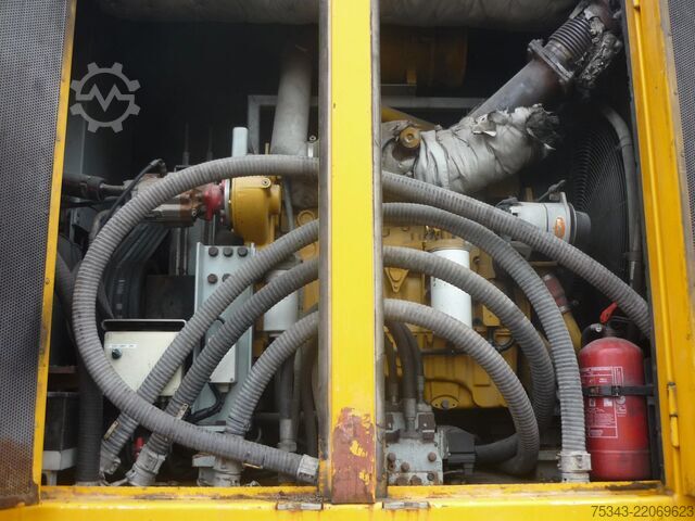 Tank Renders ROC 16.30 Droge stoffen oplegger Met DAF XF