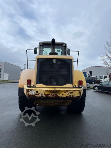 Radlader New Holland W270B