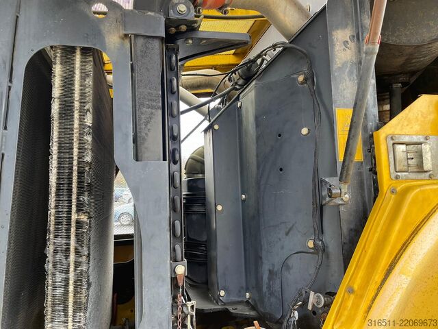 Radlader New Holland W270B