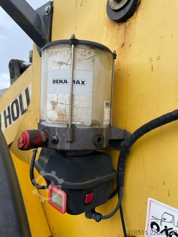 Radlader New Holland W270B