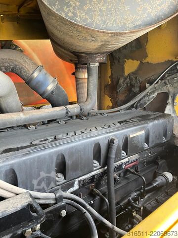 Radlader New Holland W270B