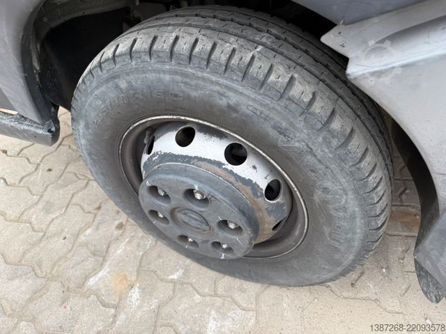 Lastbilmonteret arbejdsplatform NISSAN Cabstar 32.12 Klubb K26 Arbeitsbühne /11.8 Meter