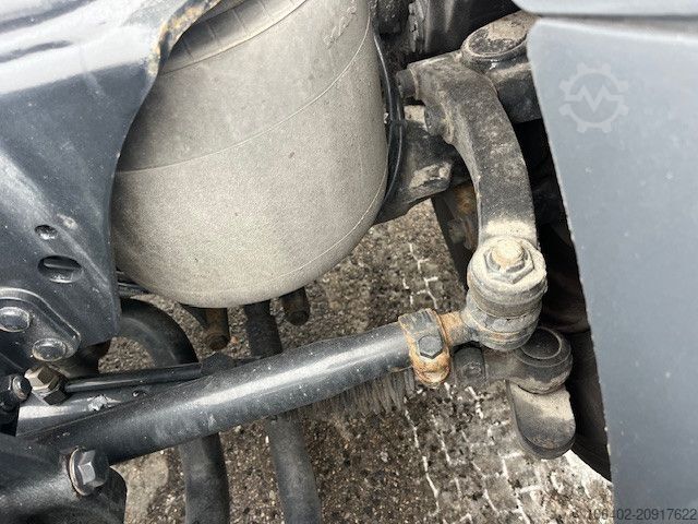 Chassi de caminhão MAN TGS 26.360 6x2-4 LL