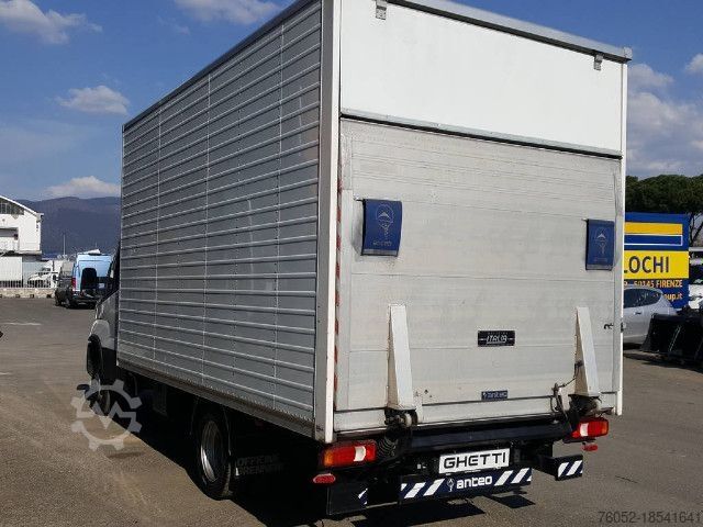 Furgon skrzyniowy IVECO 35C14