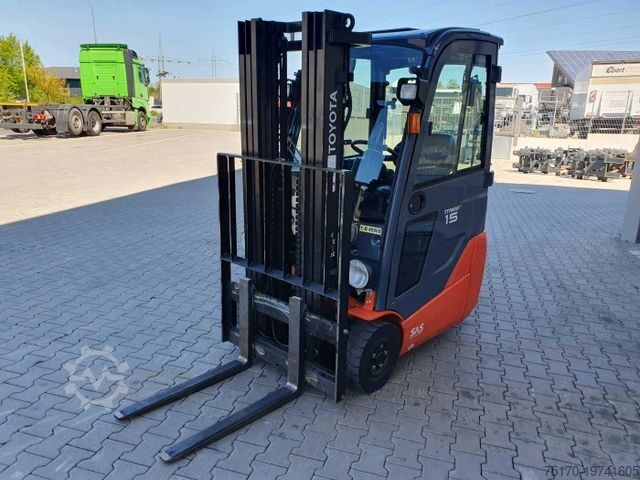 Frontstapler TOYOTA 8FBET15 / Triplex: 4.30m / nur 3.489h! / 2022