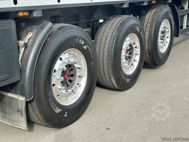 Rönkhordó félpótkocsi Plateau f. Rund- u. Schnittholz, MIETEN?