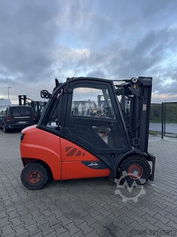 Wózek widłowy z silnikiem wysokoprężnym Linde H35D-02
