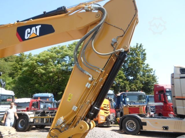 Koparka gąsienicowa CATERPILLAR 330 FLN