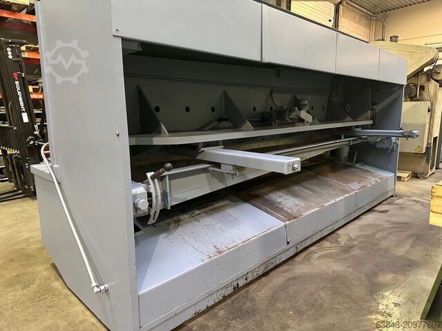 Cisaille guillotine hydraulique HACO HS 4013