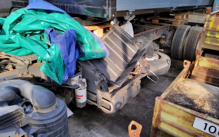 Renault 3-way tipper Renault Master & D Series parts Renault 3 ZIJDIGE KIPPER RENAULT MASTER & D SERIE ONDER...