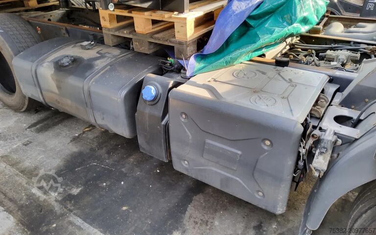 Renault 3-way tipper Renault Master & D Series parts Renault 3 ZIJDIGE KIPPER RENAULT MASTER & D SERIE ONDER...