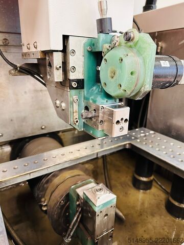 Drátová elektroerozivní řezačka AGIE CHARMILLES CUT 2000 S