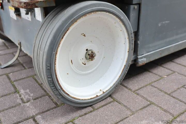 Scherenhebebühne SkyJack SJ4626 ELECTRIC, 10M WORKING HEIGHT, 454KG CAPACIT