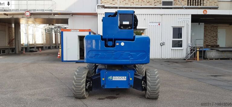 Gelenkteleskoparm Niftylift HR 28 Hybrid 4x4