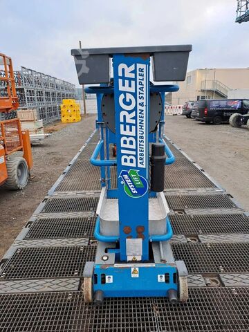 Vertical mast lift JLG Pecolift