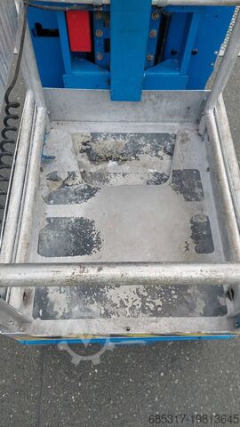 Vertical mast lift Genie GR 12