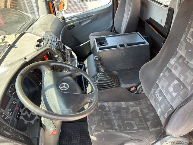 Camion-benne tricar MERCEDES-BENZ 1828 3Skipper + PKG 12001 Kran 4x2
