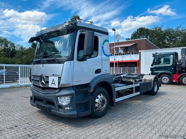 Kroklastbil MERCEDES-BENZ 1836 Antos Abroller 4x2