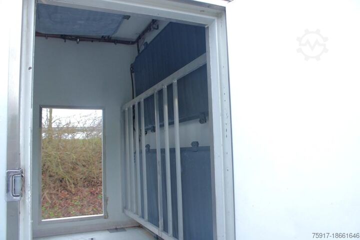 Hűtőfelépítményes furgon MERCEDES-BENZ Sprinter 516 CDI Carrier 4+4+2 Türen Euro 5