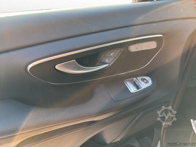 Kleinbus Mercedes-Benz V 220 d STYLE Lang ACC AHK AUT Akustikglas Kam.