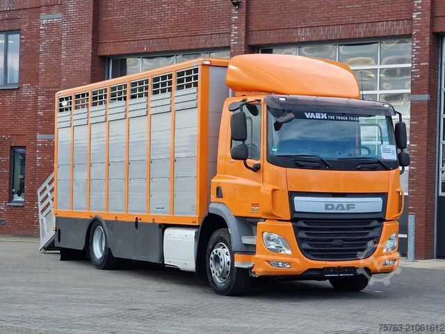 Veetransport DAF CF 400 4x2 - Menke Livestock 1 deck 16.48M2 - E...