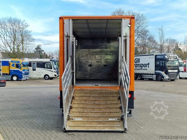 Veetransport DAF CF 400 4x2 - Menke Livestock 1 deck 16.48M2 - E...