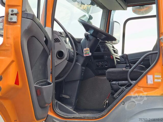 Veetransport DAF CF 400 4x2 - Menke Livestock 1 deck 16.48M2 - E...