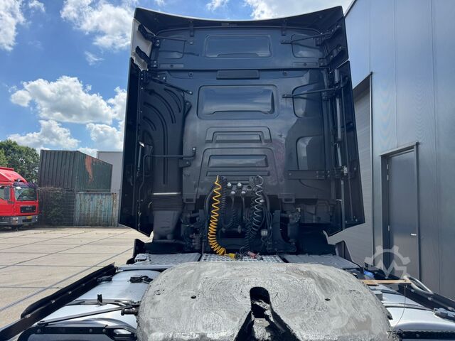 Padrão-SZM Renault T480 High / 2 Tanks / Full Option / Belgium Truck
