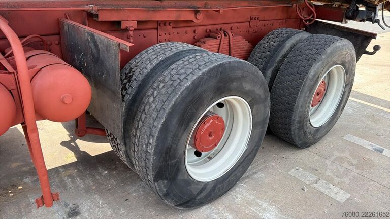 Tipper Iveco Eurotrakker 330 E 34 (GRAND PONT / CHASSIS 10MM...