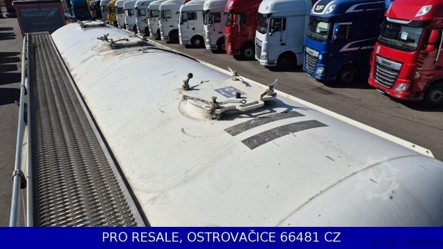 Semirremolque silo FELDBINDER EUT 40.3 SILOCISTERNA - 2 KAMMERN - 40 m3