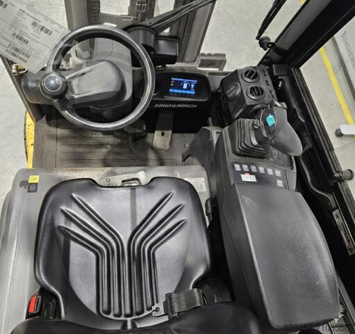 Elektrisch – 4 wielen Jungheinrich EFG 320 Li-Ion 6.8m/ 2t/ 2020yy