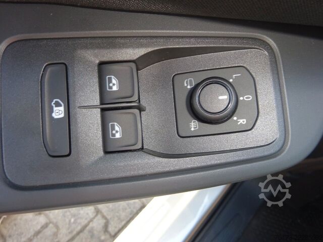 Bestelwagen FORD Transit Connect Limited L1 Kasten Stndhzg 2xS-Tü