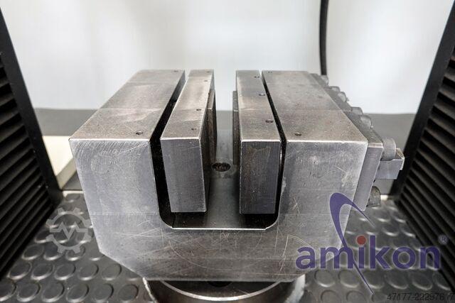 Zkušební stroj na materiály, trhací zkušební stroj Instron 4507 Universalprüfmaschine 200 kN