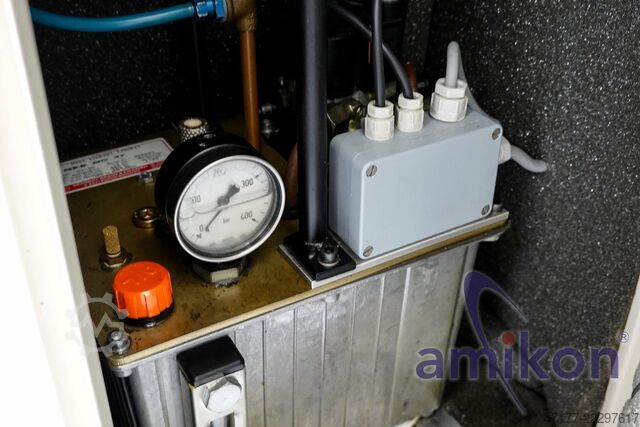 Zkušební stroj na materiály, trhací zkušební stroj Instron 4507 Universalprüfmaschine 200 kN