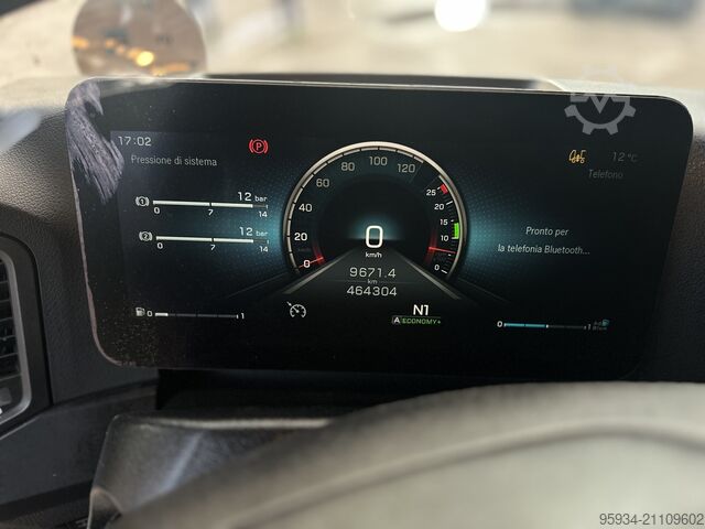 Standart çekici ünitesi Mercedes-Benz Actros 1851