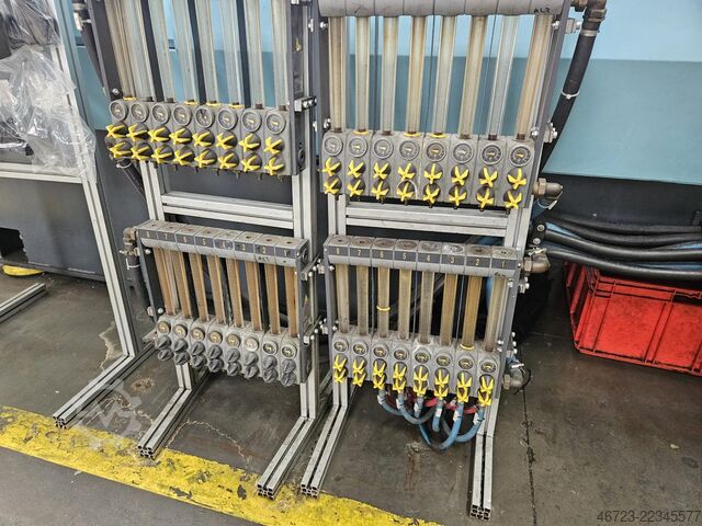 Macchina per stampaggio a iniezione DEMAG ergotech 420-1450h/320r
