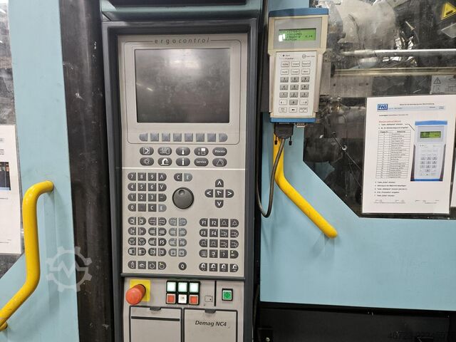 Macchina per stampaggio a iniezione DEMAG ergotech 420-1450h/320r