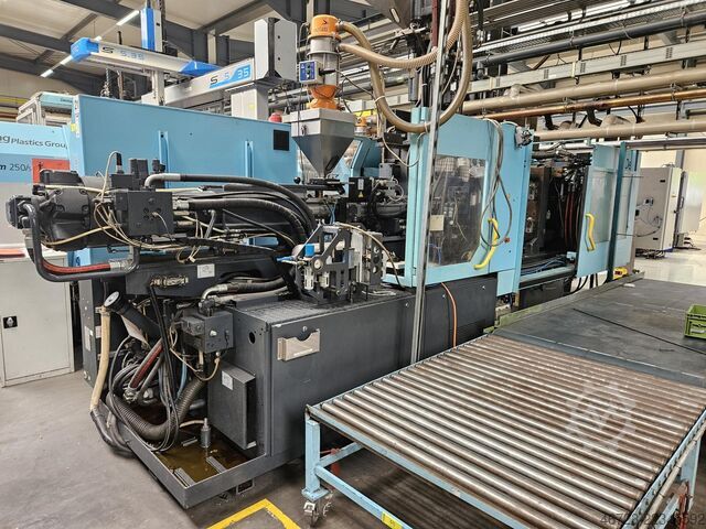 Machine de moulage par injection DEMAG ergotech 200/560-840/120v multi