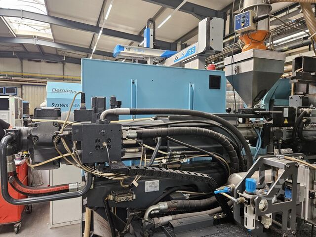 Machine de moulage par injection DEMAG ergotech 200/560-840/120v multi