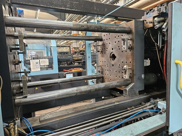 Machine de moulage par injection DEMAG ergotech 200/560-840/120v multi