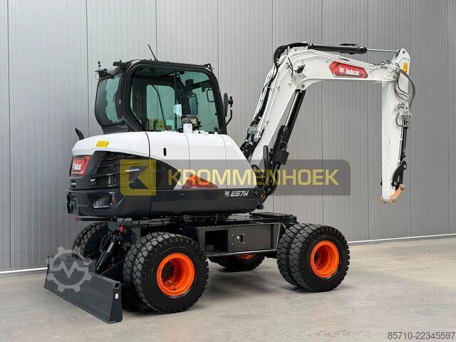 Escavatore gommato Bobcat E 57 W Nieuw