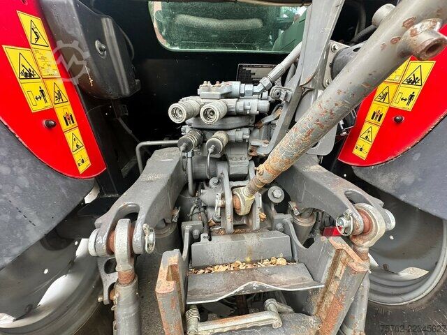 Furgone Massey Ferguson 5410 Dyna-4 mit Frontlader