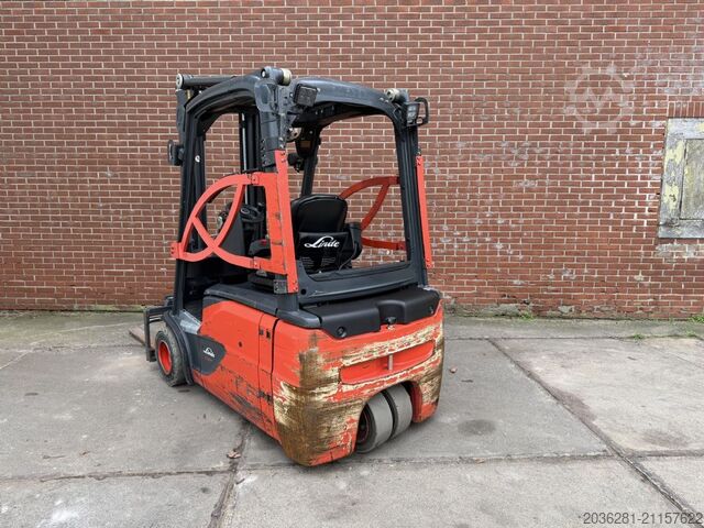 Elektromos háromkerekű targonca Linde E18L-02