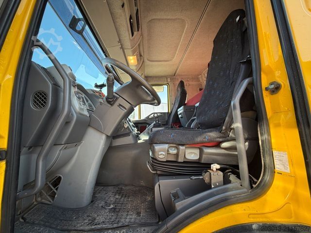 Billenő teherautó IVECO Stralis AT260T44 6x4 Kipper Kran Pakfinger 16052