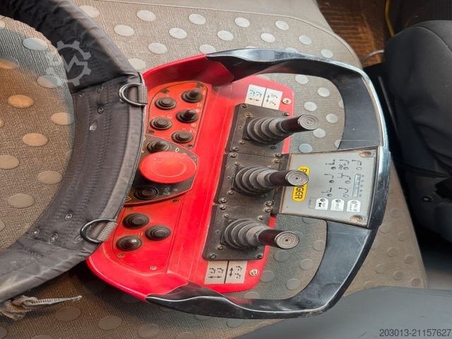 Billenő teherautó IVECO Stralis AT260T44 6x4 Kipper Kran Pakfinger 16052