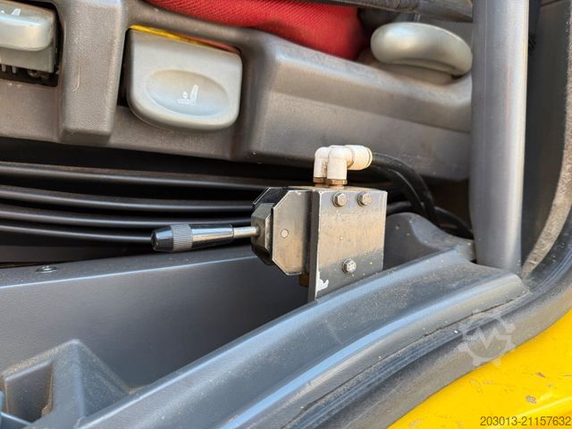 Teherautóra szerelt daru IVECO Stralis AT260T44 6x4 Kipper Kran Pakfinger 16052