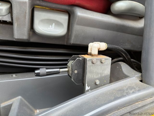 Teherautóra szerelt daru IVECO Stralis AT260T44 6x4 Kipper Kran Pakfinger 16052