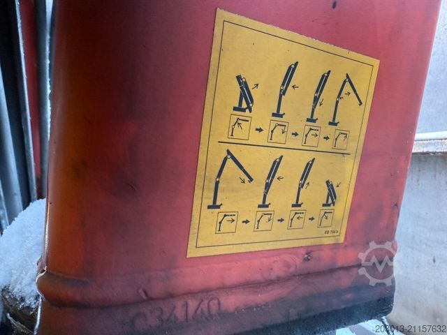 Macara montată pe camion IVECO Stralis AT260T44 6x4 Kipper Kran Pakfinger 16052