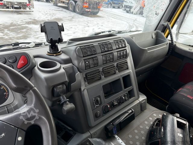 Háromirányú billenő teherautó IVECO Stralis AT260T44 6x4 Kipper Kran Pakfinger 16052